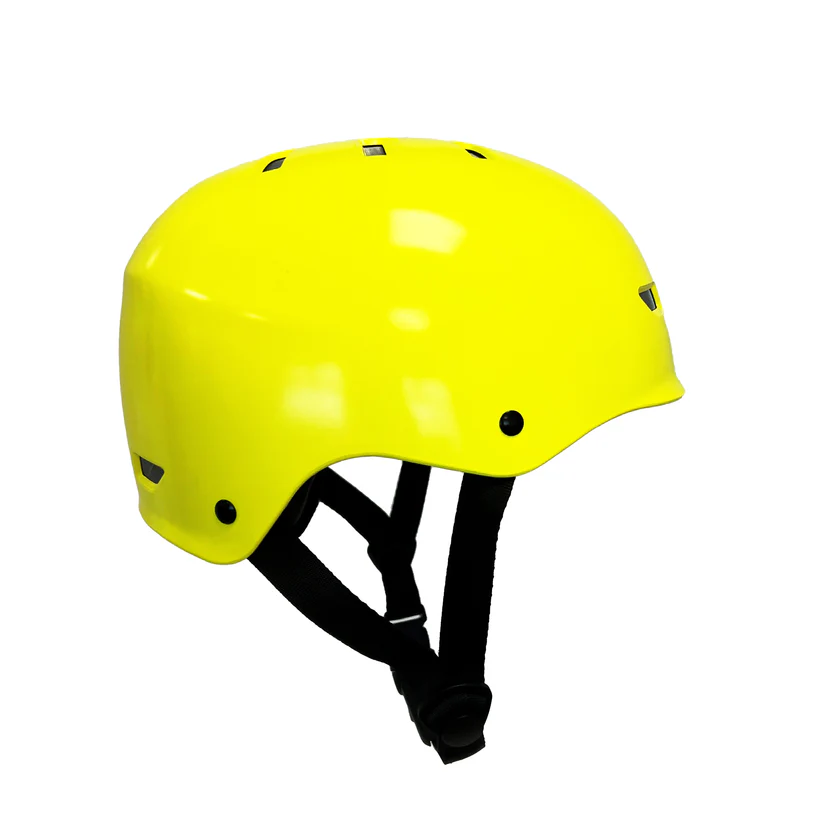 Seitenansicht eines signalgelben Rettungshelms mit Kinnriemen und Belüftungsöffnungen für Wasserrettung, Wildwasser, Kajak, Rafting und Feuerwehreinsätze – leichter Schutzhelm für maximale Sicherheit auf dem Wasser.