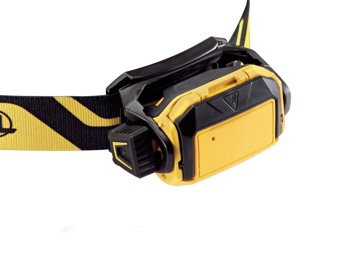 Petzl PIXA LED-Stirnlampe mit robuster Helmhalterung für freihändiges Arbeiten bei Rettungs- und Feuerwehreinsätzen. Widerstandsfähige Arbeitsleuchte für Feuerwehr, Rettungsdienst, Industrie, Handwerk, Energieversorgung und technische Hilfeleistung.